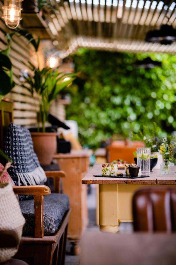The Golden Lion Hotel Newport  Buitenkant foto