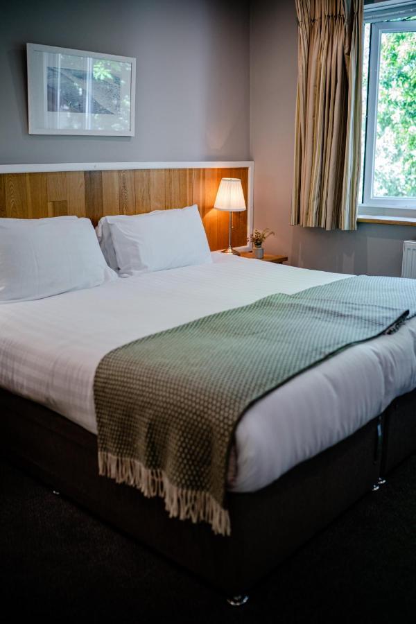 The Golden Lion Hotel Newport  Buitenkant foto