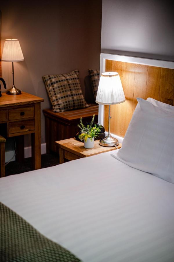 The Golden Lion Hotel Newport  Buitenkant foto