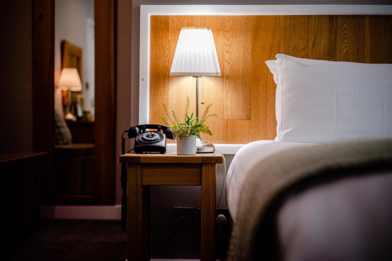 The Golden Lion Hotel Newport  Buitenkant foto